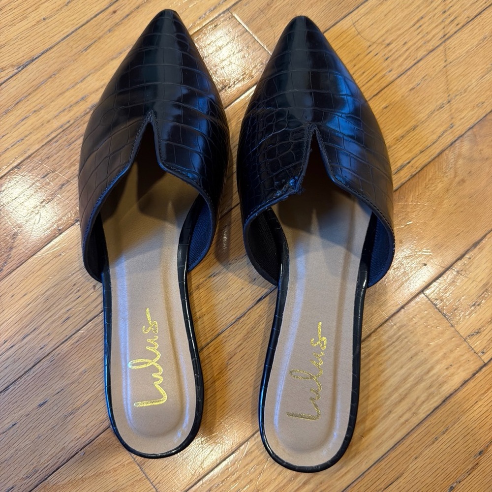 Lulu's Black Croc-Embossed Pointed D'Orsay Mules